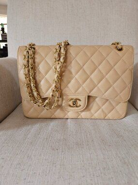 CHANEL CLASSIC DOUBLE FLAP QUILTED JUMBO BEIGE CLAIR
